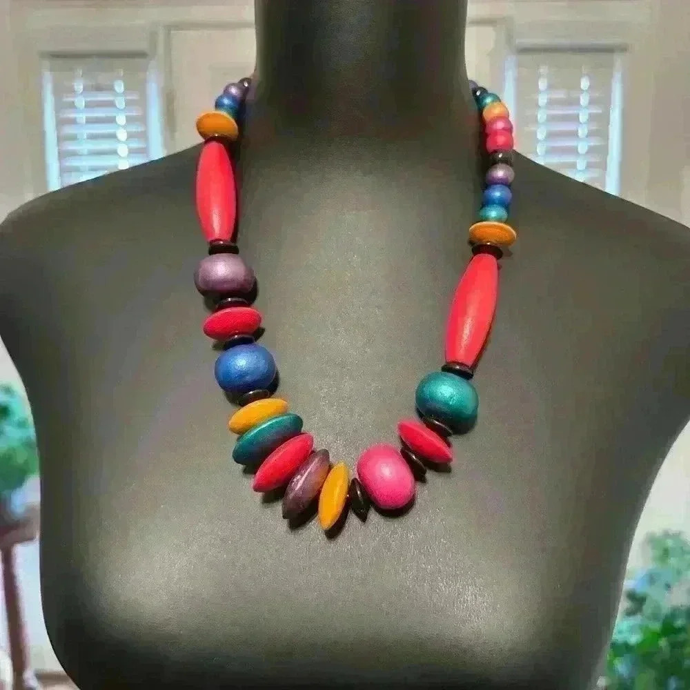 Vintage 1980s wooden bead necklace